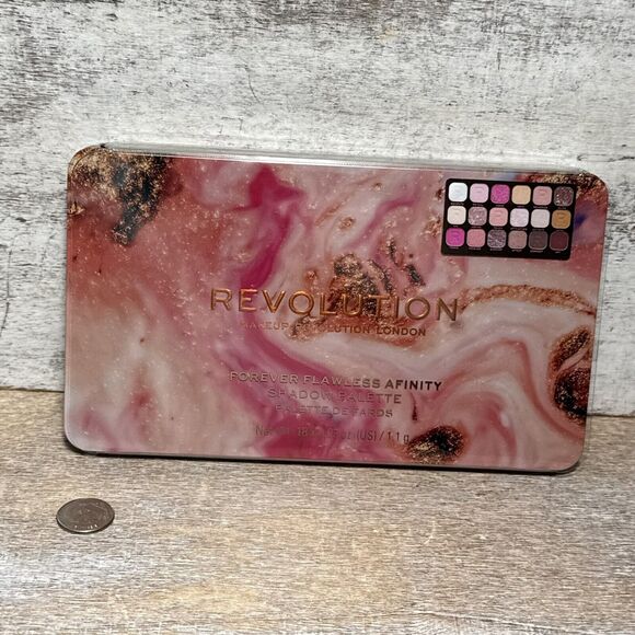 Makeup Revolution Beauty Forever Flawless Eyeshadow Palette Affinity 18 x 0.03oz - Picture 1 of 15